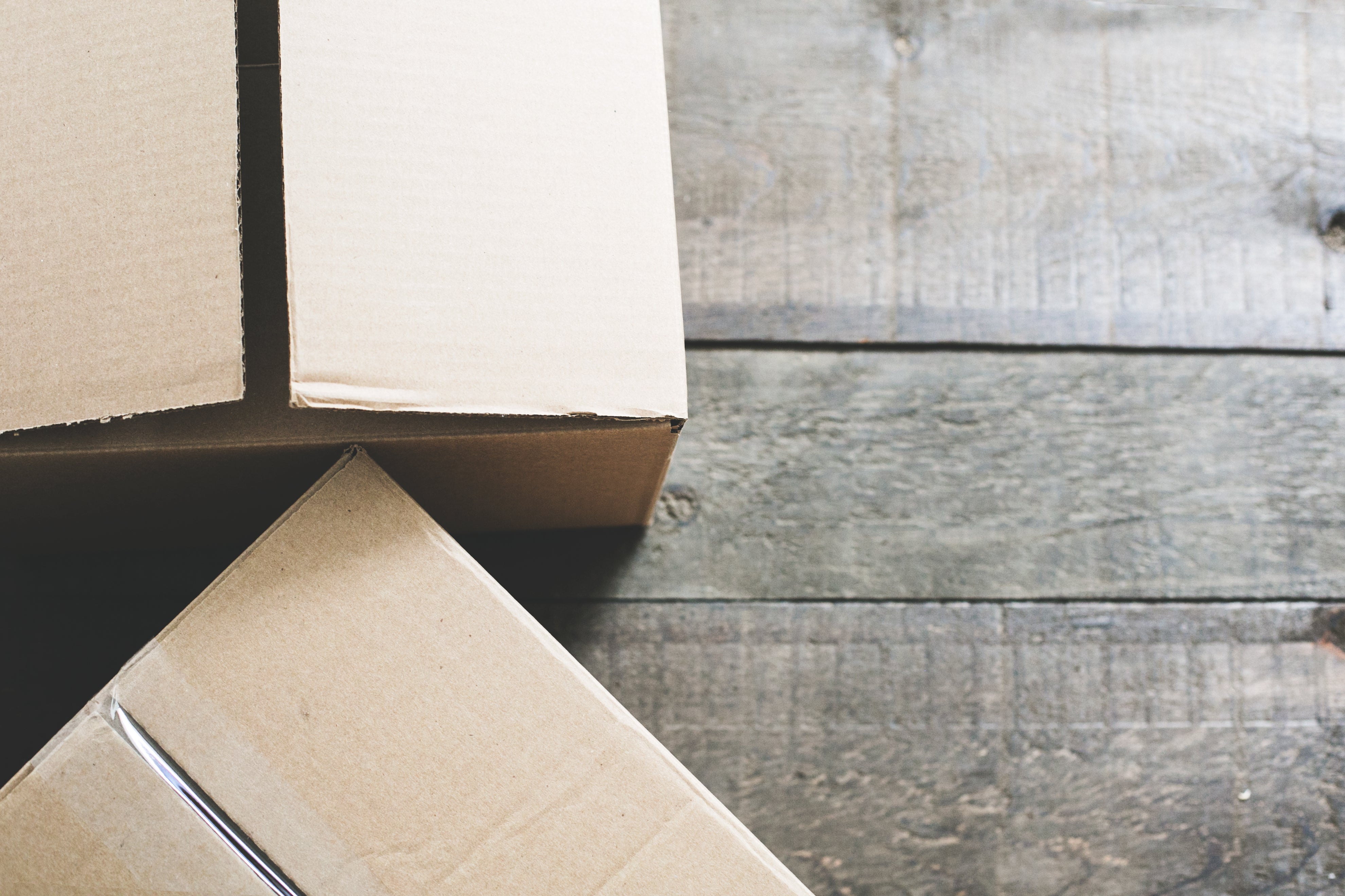 UK Supplier of home removal boxes, buy strong cardboard boxes & packaging materials for self-storage, plus wholesale supply of palletwrap, bubblewrap, furniture removal blankets & moving boxes to trade & removals firms.